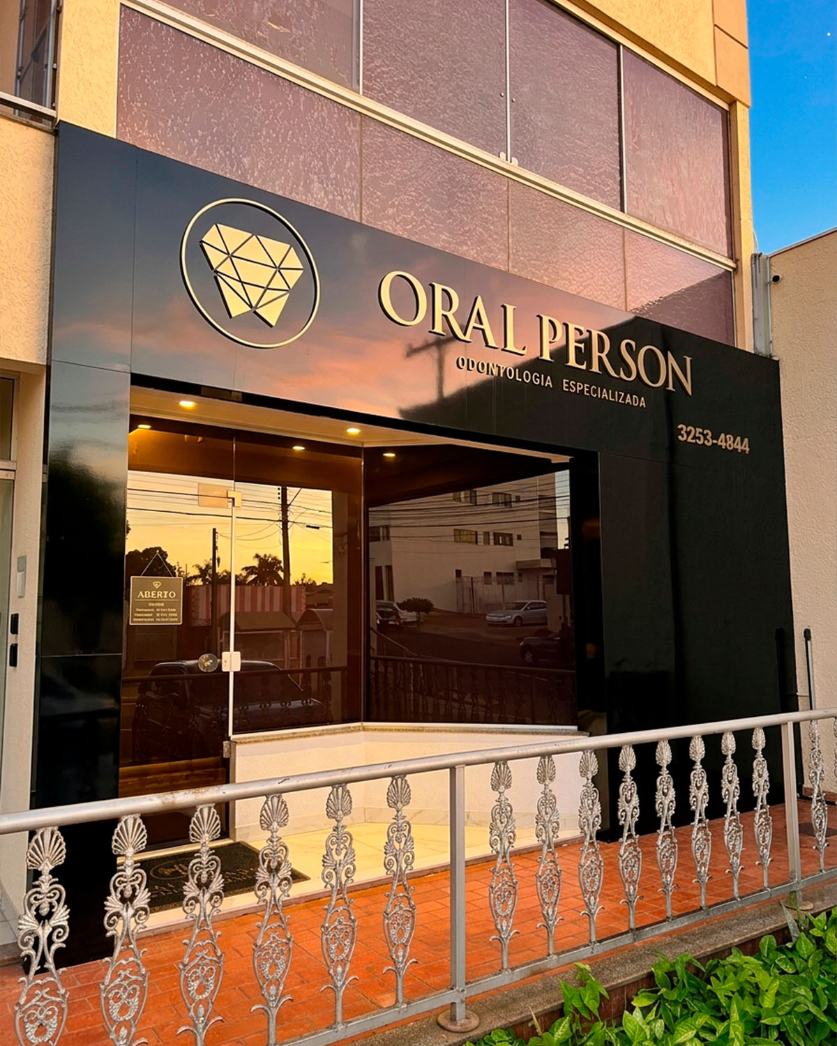 Recepção e ambiente da clínica Oral Person em Campo Grande/MS